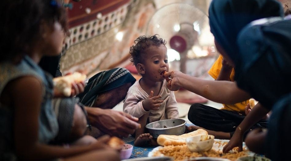 الفقر... الضيف الدائم على موائد ملايين اليمنيين